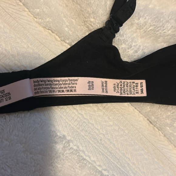 Bras - Picture 5 of 9